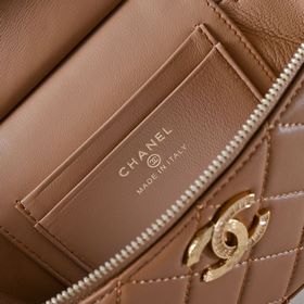 Косметичка Chanel из овечьей кожи с за