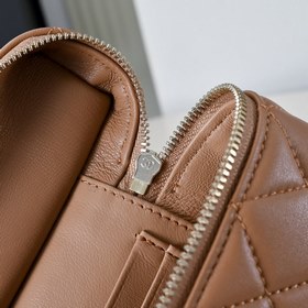 Косметичка Chanel из овечьей кожи с за