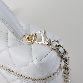 Косметичка Chanel из овечьей кожи с за