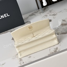 Chanel 25C — новинка весенней коллекци