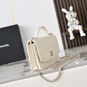 Chanel 25C — новая весенняя модель сум