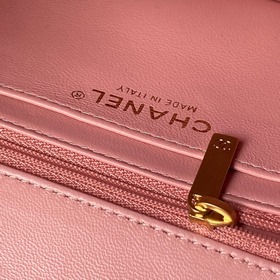 Сумка Chanel 25K с ручкой, украшенной 