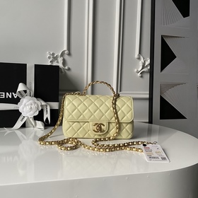 Сумка Chanel 25K с ручкой, украшенной