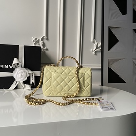 Сумка Chanel 25K с ручкой, украшенной 