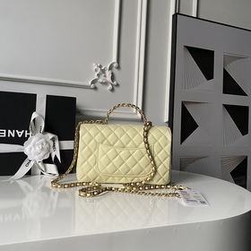 Сумка Chanel 25K с ручкой, украшенной 