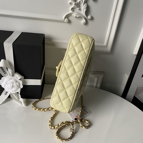 Сумка Chanel 25K с ручкой, украшенной 