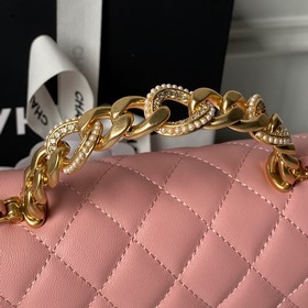 Сумка Chanel 25K с ручкой, украшенной 