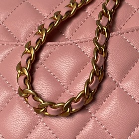 Сумка Chanel 25K с ручкой, украшенной 