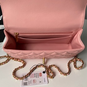 Сумка Chanel 25K с ручкой, украшенной 