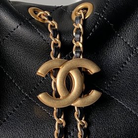 Сумка-хобо Chanel 26C в стиле хиппи AS