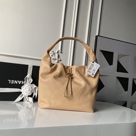 Сумка-хобо Chanel 26C в стиле хиппи AS