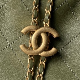 Сумка-хобо Chanel 26C в стиле хиппи AS