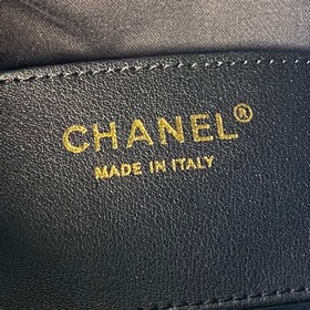 Сумка-хобо Chanel 26C в стиле хиппи AS
