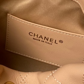 Сумка-хобо Chanel 26C в стиле хиппи AS