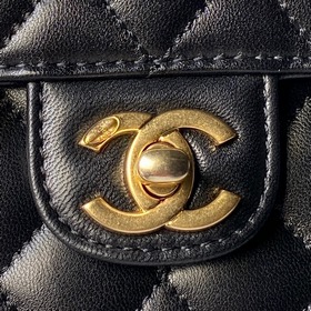 Chanel 25B — классическая модель в рет