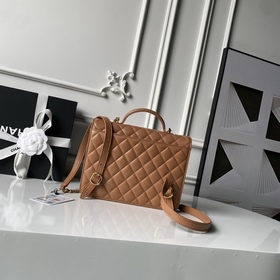 Chanel 25B — классическая сумка в ретр