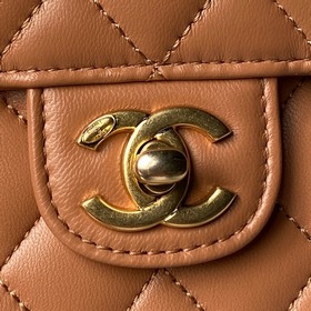 Chanel 25B — классическая сумка в ретр