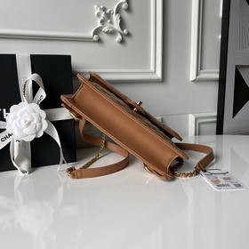 Chanel 25B — классическая сумка в ретр