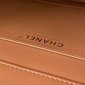 Chanel 25B — классическая сумка в ретр