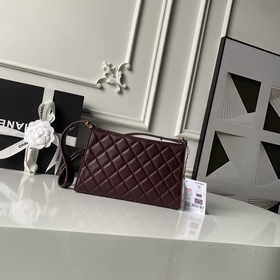 Chanel впервые представляет модель AS6