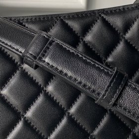 Chanel впервые представляет модель AS6
