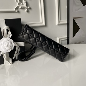 Chanel впервые представляет модель AS6