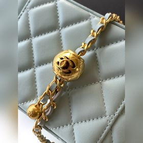 Сумка-коробочка из серии CHANEL Metal 