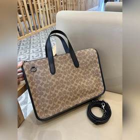 Топовая версия COACH в полной фирменно