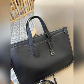 Топовая версия COACH в полной фирменно