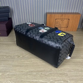 Последний выпуск COACH в полной фирмен
