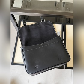 Коричневая сумка-мессенджер Coach в ко