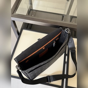 Коричневая сумка-мессенджер Coach в ко