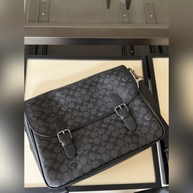 Коричневая сумка-мессенджер Coach в ко