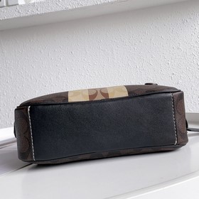Модель COACH C9965 в максимальной комп