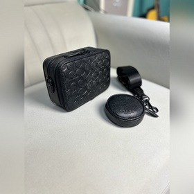Модель COACH высшего класса в полной ф
