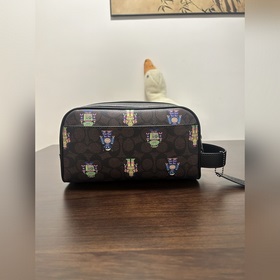 Высшая версия COACH в полной фирменной