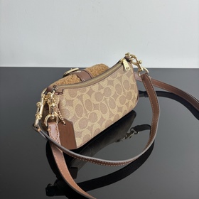 Высшая версия COACH в полной фирменной
