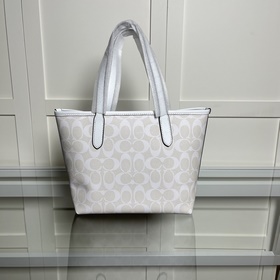 Полная версия COACH в оригинальной упа