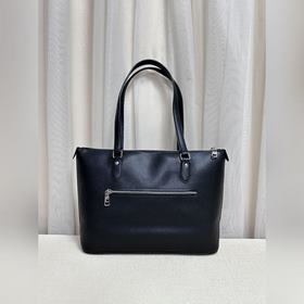 Топ-модель COACH в полной фирменной уп