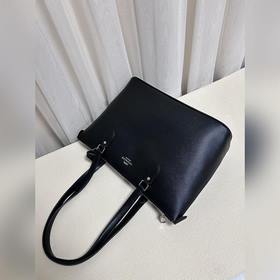 Топ-модель COACH в полной фирменной уп
