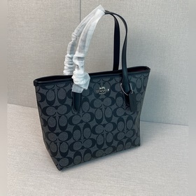 Coach в полной комплектации с фирменно