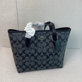 Coach в полной комплектации с фирменно