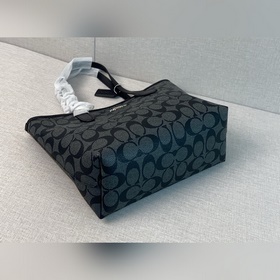 Coach в полной комплектации с фирменно