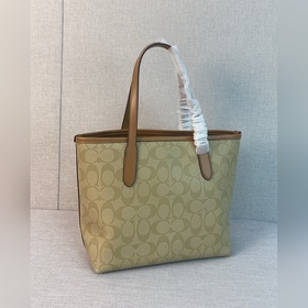 Coach в полной комплектации с фирменно