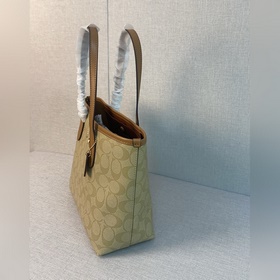 Coach в полной комплектации с фирменно