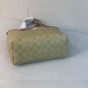 Coach в полной комплектации с фирменно