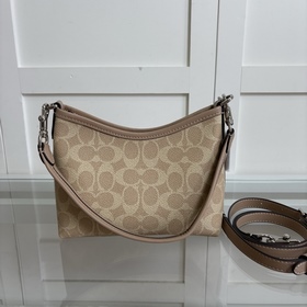 Самая последняя модель Coach в полной 