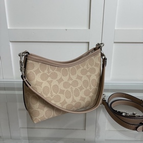 Самая последняя модель Coach в полной 