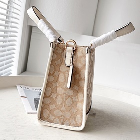 Модель COACH высшей серии в полной фир