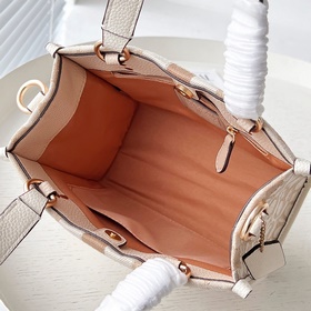 Модель COACH высшей серии в полной фир